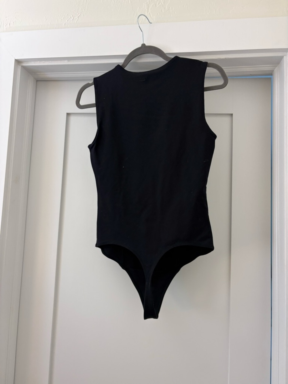 Abercrombie & Fitch Black Sleeveless Bodysuit - Picture 2 of 3